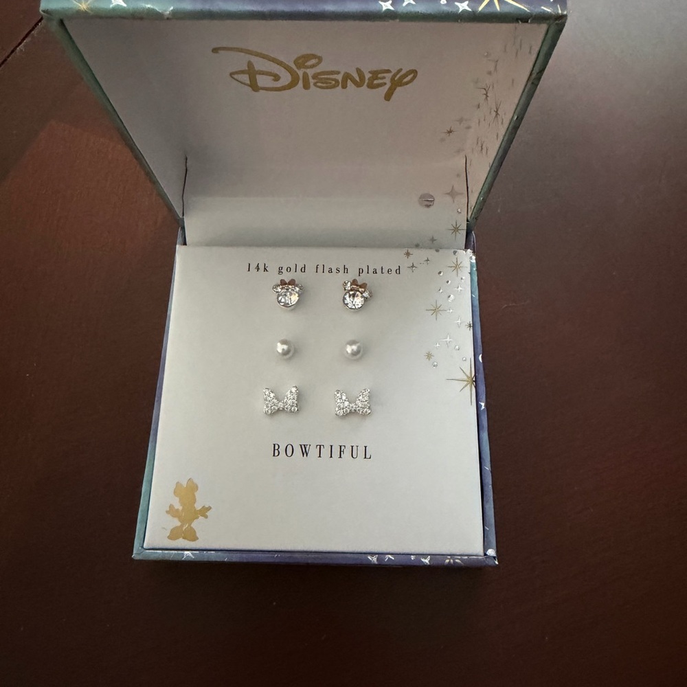 Disney Bowtiful Gold and Silver Earrings Set
